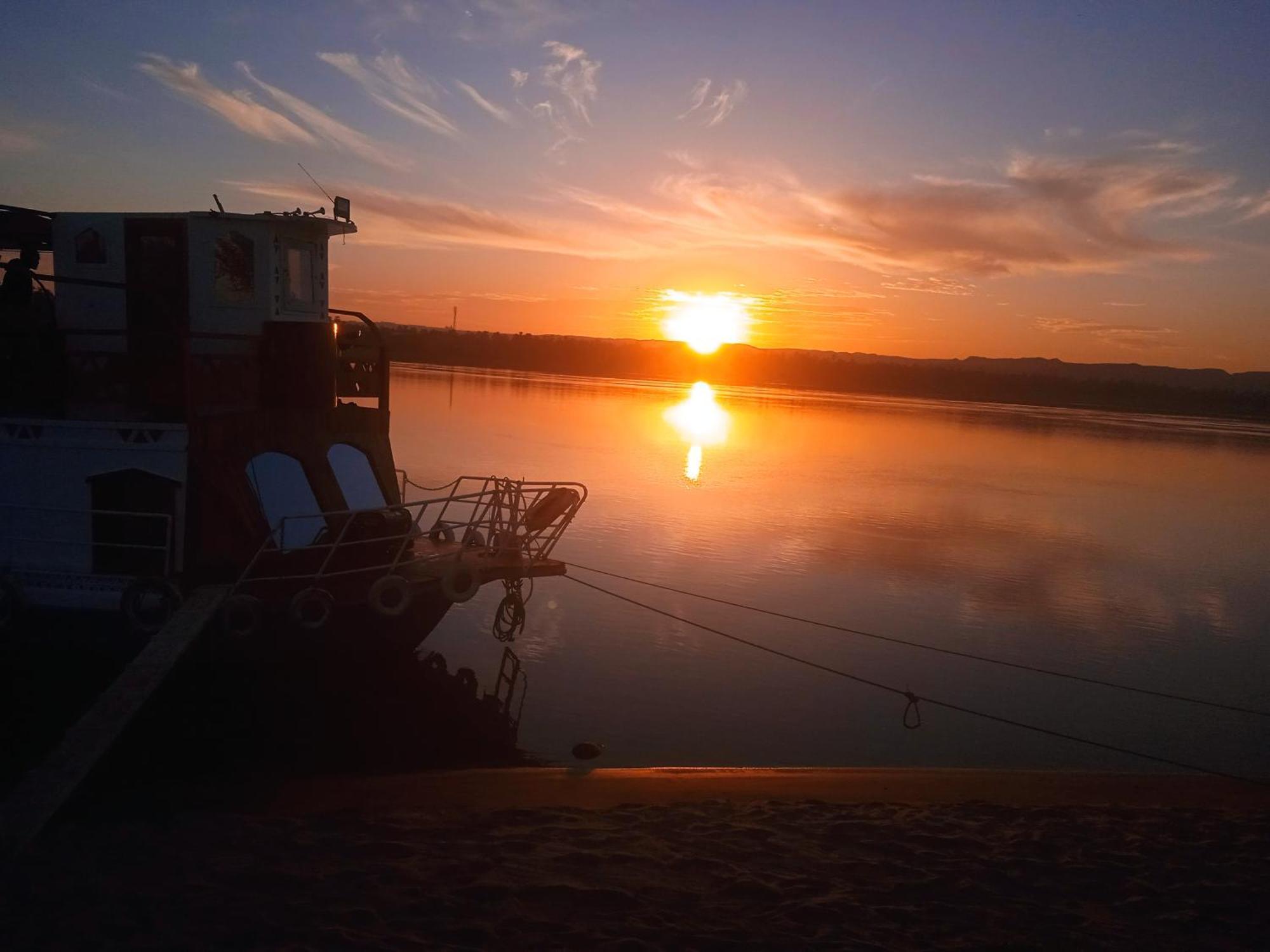 Houseboat Hotel And Nile Cruises Zainoba Asszuán Kültér fotó